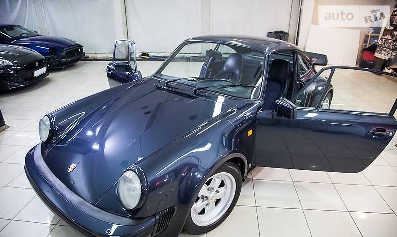Купе Porsche 911 1989 в 