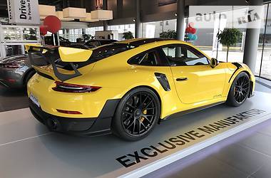 Купе Porsche 911 2018 в 