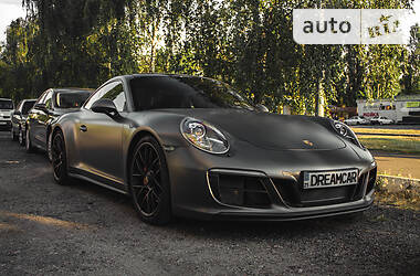 Купе Porsche 911 2017 в 