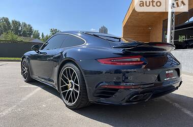 Купе Porsche 911 2016 в 