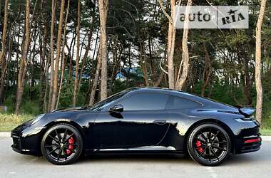 Купе Porsche 911 2021 в 