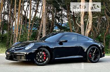 Купе Porsche 911 2021 в 