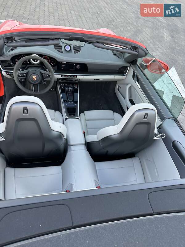Кабріолет Porsche 911 2022 в Києві фото 52 Кабріолет Porsche 911 2022 в Києві