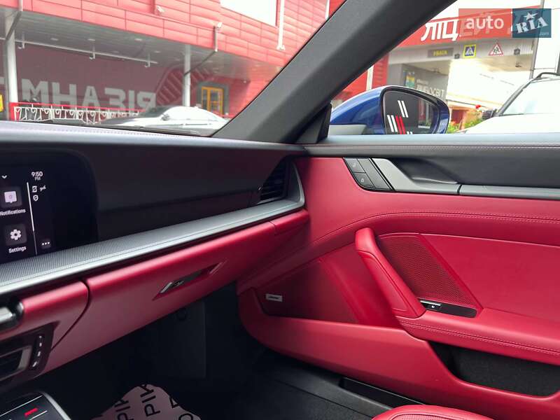 Купе Porsche 911 2022 в Львове