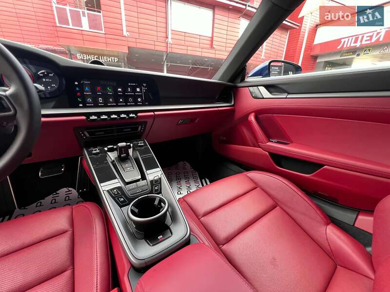 Купе Porsche 911 2022 в Львове