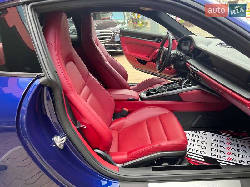 Купе Porsche 911 2022 в Львове