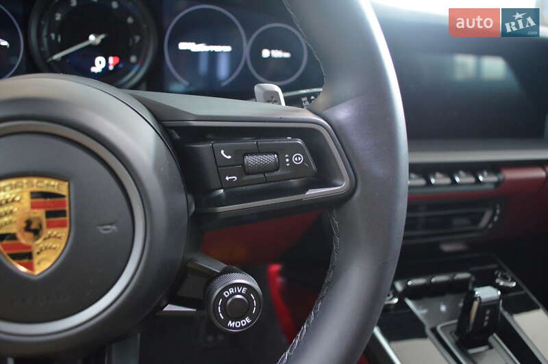 Купе Porsche 911 2022 в Львове