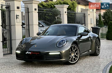 Купе Porsche 911 2019 в 