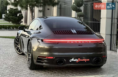 Купе Porsche 911 2019 в 