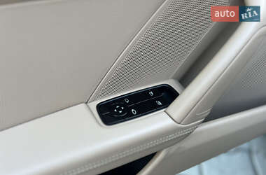 Купе Porsche 911 2019 в 