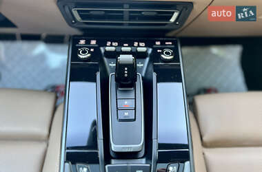 Купе Porsche 911 2019 в 
