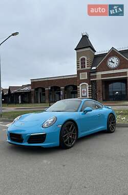 Купе Porsche 911 2016 в 