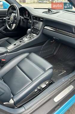 Купе Porsche 911 2016 в 