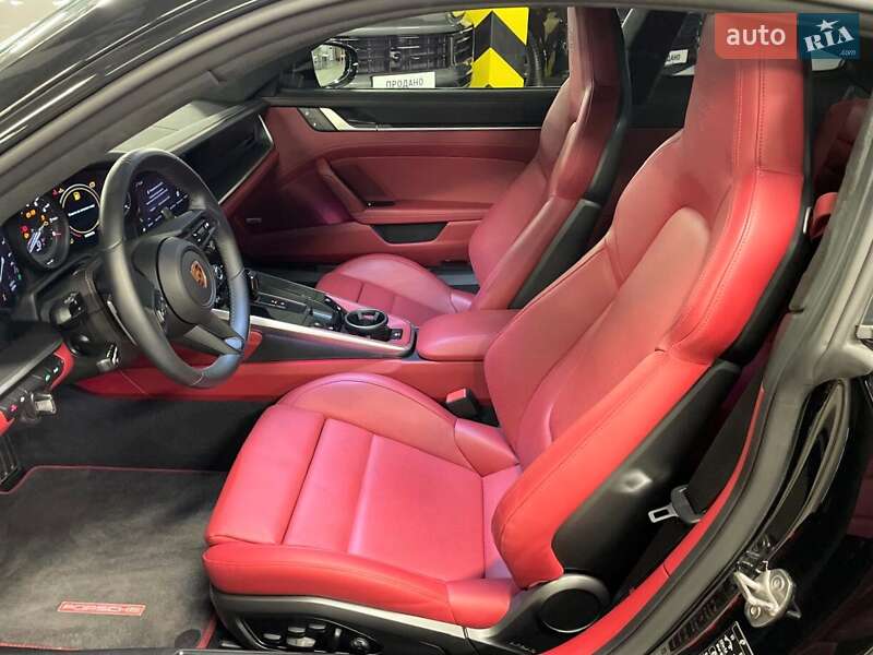 Купе Porsche 911 2022 в Киеве