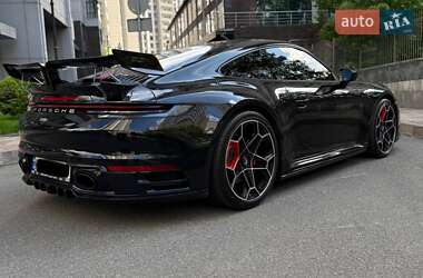 Купе Porsche 911 2020 в 