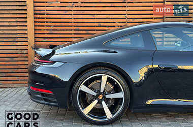 Купе Porsche 911 2023 в 