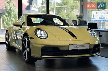 Купе Porsche 911 2024 в 