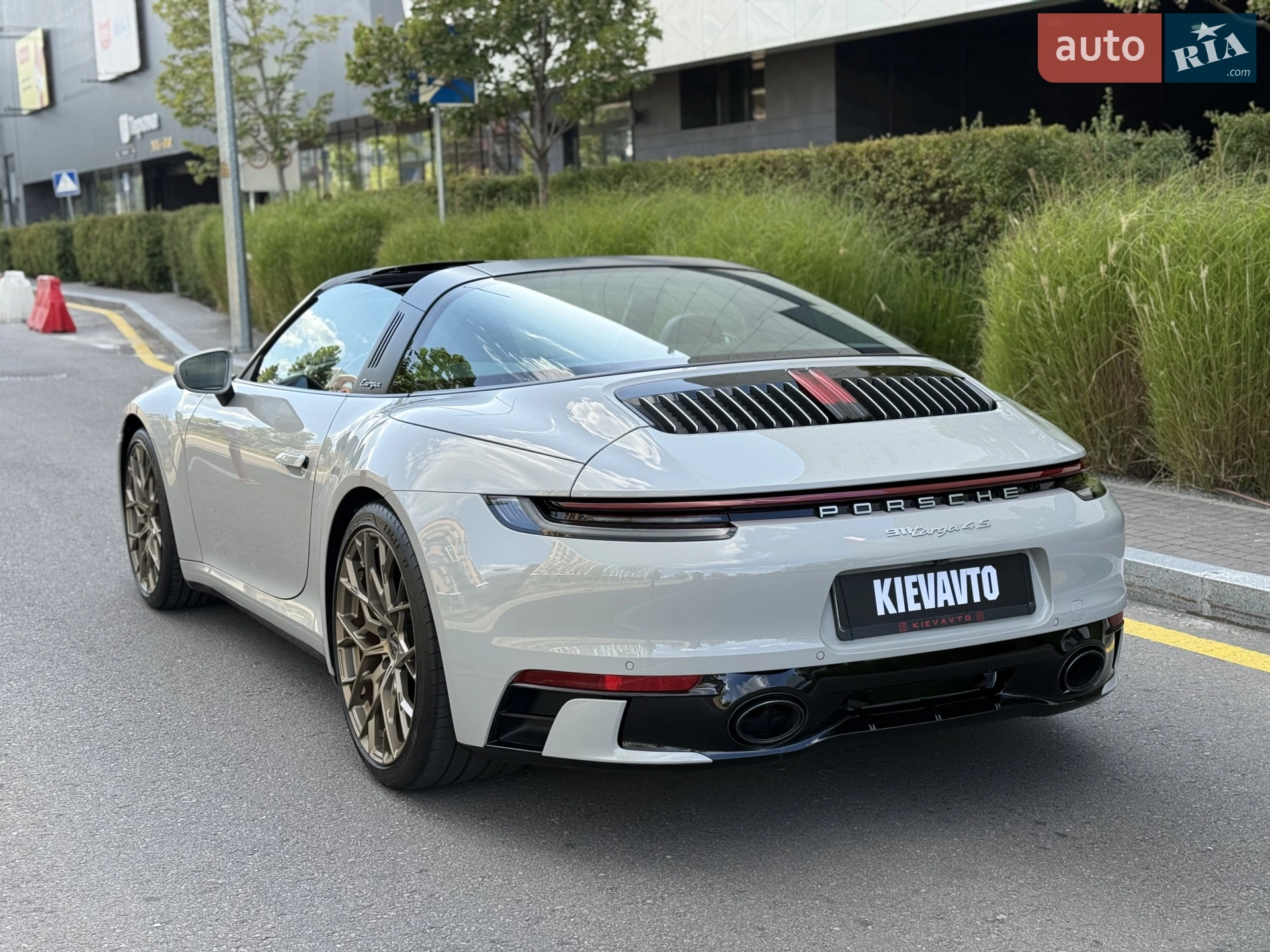 2023 Porsche 911 - мініатюра 12
