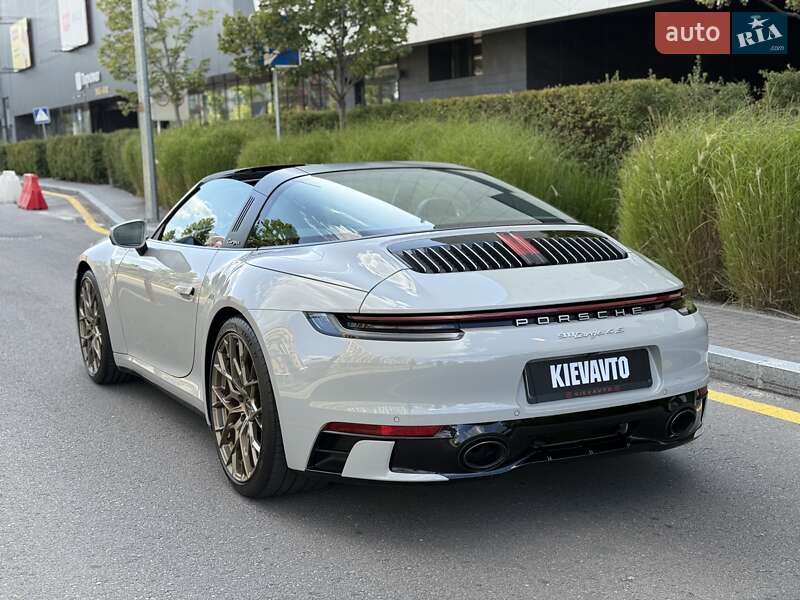 Родстер Porsche 911 2023 в Киеве