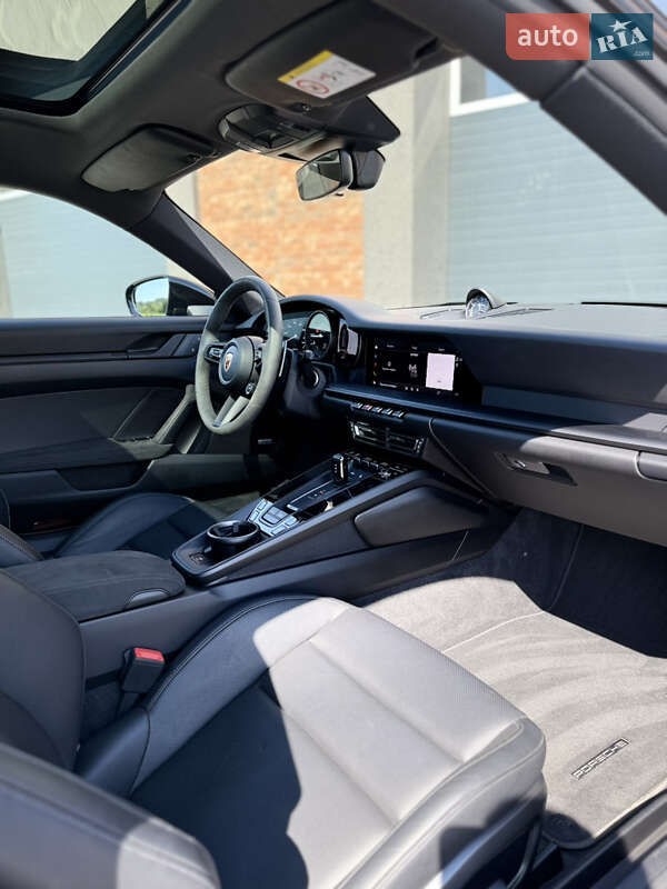 Купе Porsche 911 2022 в Черновцах