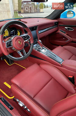 Купе Porsche 911 2016 в 