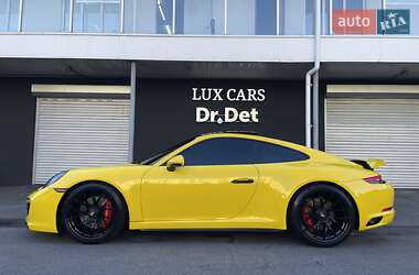 Купе Porsche 911 2017 в 