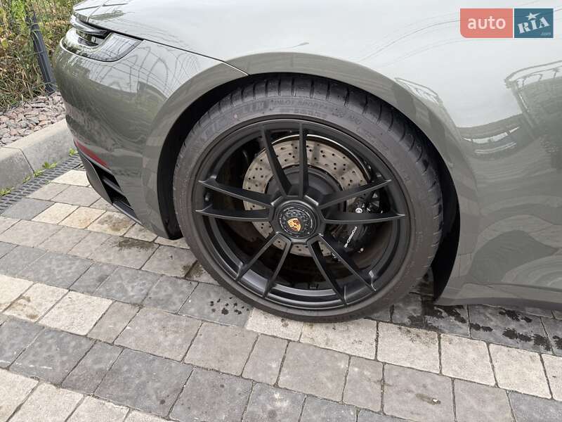 Купе Porsche 911 2023 в Львове