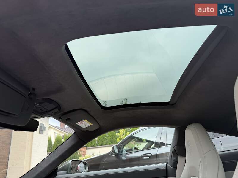 Купе Porsche 911 2023 в Львове
