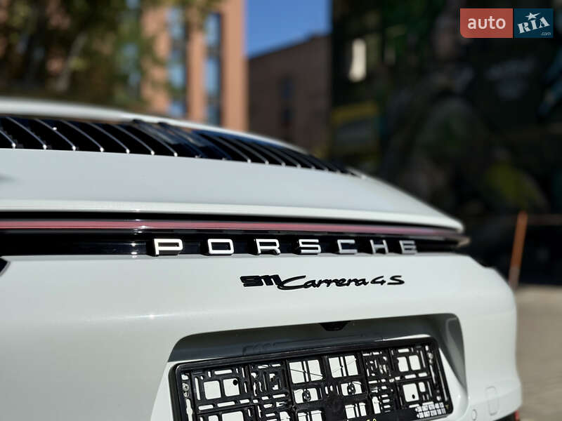 Кабриолет Porsche 911 2022 в Львове