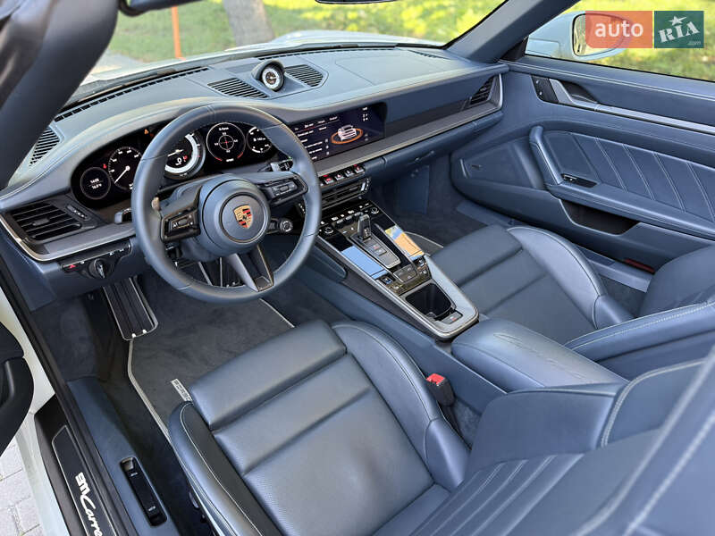 Кабриолет Porsche 911 2022 в Львове
