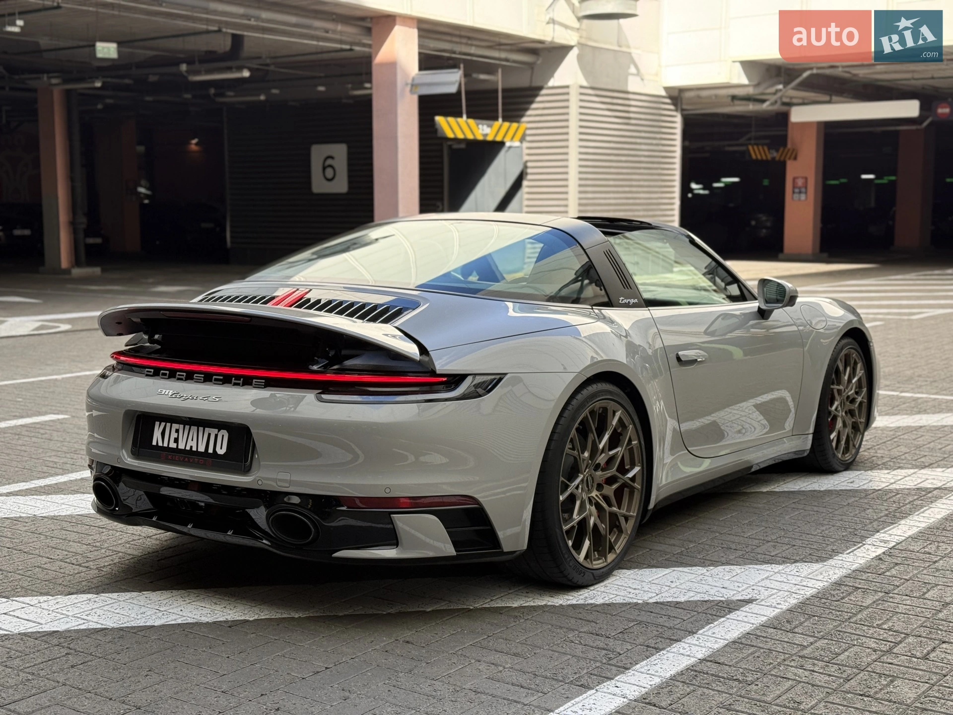 2023 Porsche 911 - мініатюра 7