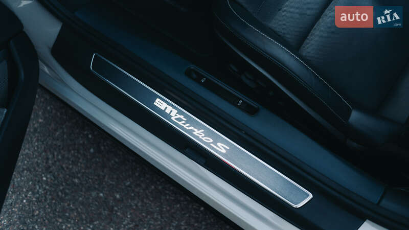 Кабріолет Porsche 911 2022 в Києві