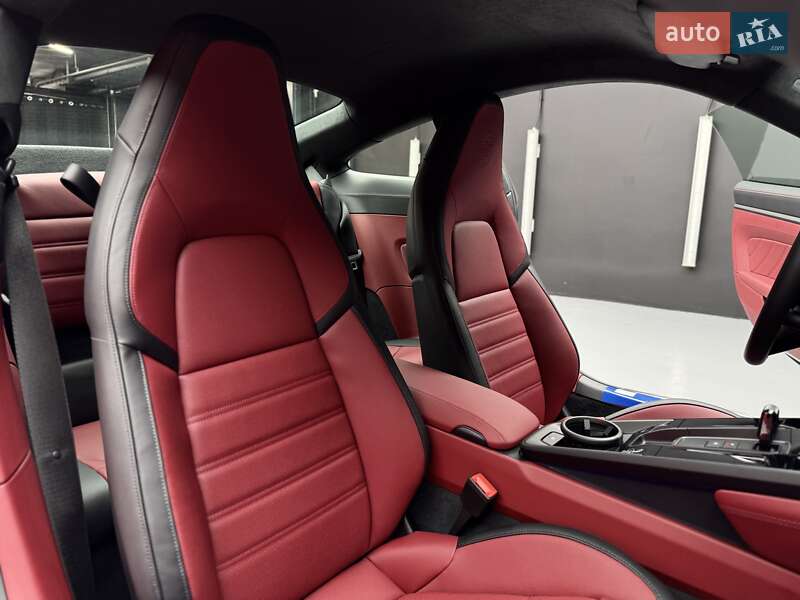 Купе Porsche 911 2025 в Києві фото 38 Купе Porsche 911 2025 в Києві