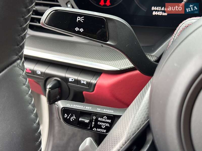 Купе Porsche 911 2024 в Києві фото 39 Купе Porsche 911 2024 в Києві