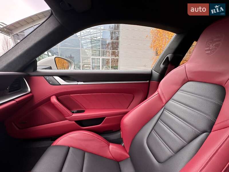 Купе Porsche 911 2024 в Києві фото 76 Купе Porsche 911 2024 в Києві