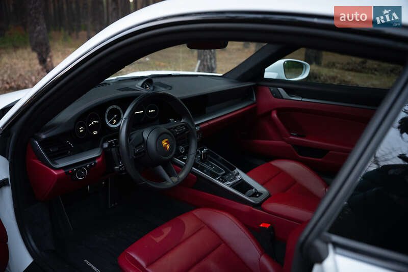Купе Porsche 911 2022 в Киеве фото 26 Купе Porsche 911 2022 в Киеве