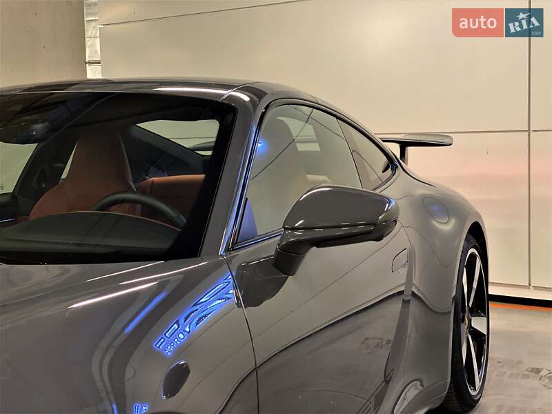 Купе Porsche 911 2025 в Киеве