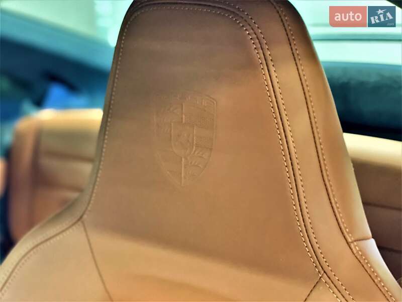Купе Porsche 911 2025 в Киеве