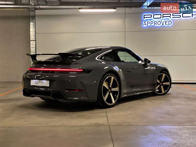 Купе Porsche 911 2025 в Киеве