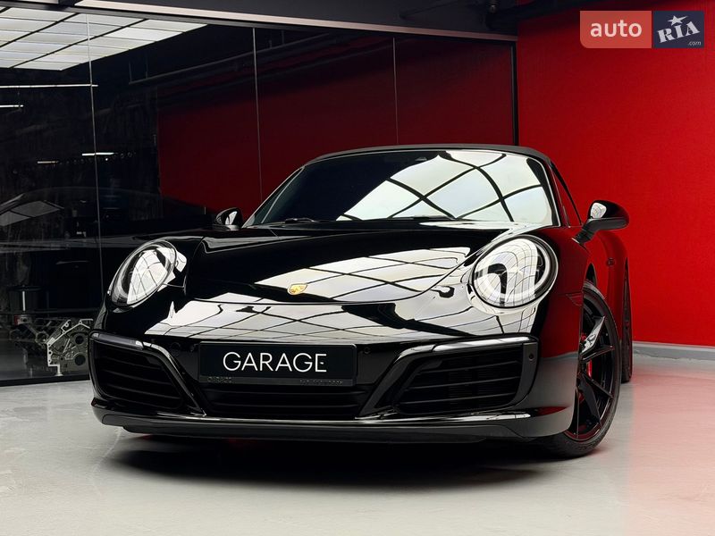 Кабриолет Porsche 911 2018 в Киеве