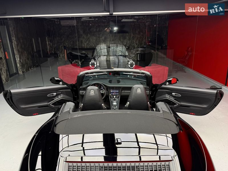 Кабриолет Porsche 911 2018 в Киеве