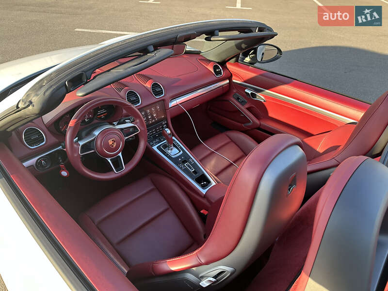 Родстер Porsche Boxster 2018 в Киеве фото 13 Родстер Porsche Boxster 2018 в Киеве