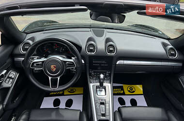 Родстер Porsche Boxster 2017 в 