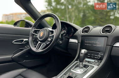 Родстер Porsche Boxster 2017 в 