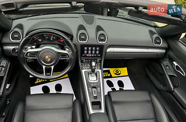 Родстер Porsche Boxster 2017 в 