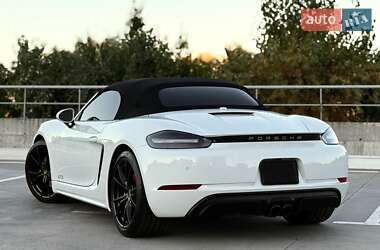 Родстер Porsche Boxster 2018 в 