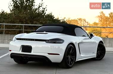 Родстер Porsche Boxster 2018 в 