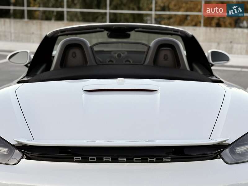 Родстер Porsche Boxster 2018 в Киеве фото 30 Родстер Porsche Boxster 2018 в Киеве