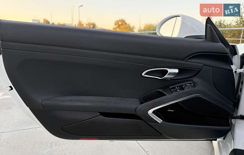 Родстер Porsche Boxster 2018 в Киеве фото 41 Родстер Porsche Boxster 2018 в Киеве