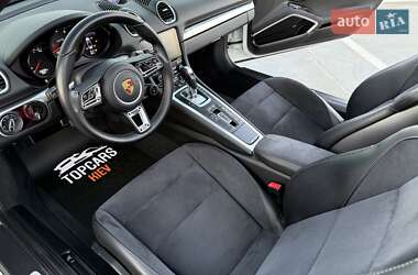 Родстер Porsche Boxster 2018 в 